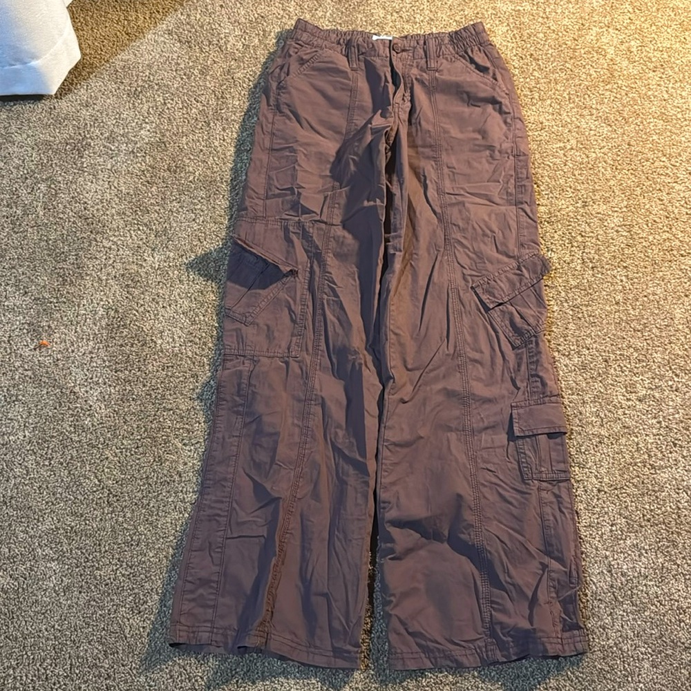 Dark Brown low/mid rise BDG Y2K Cargo Pants!!